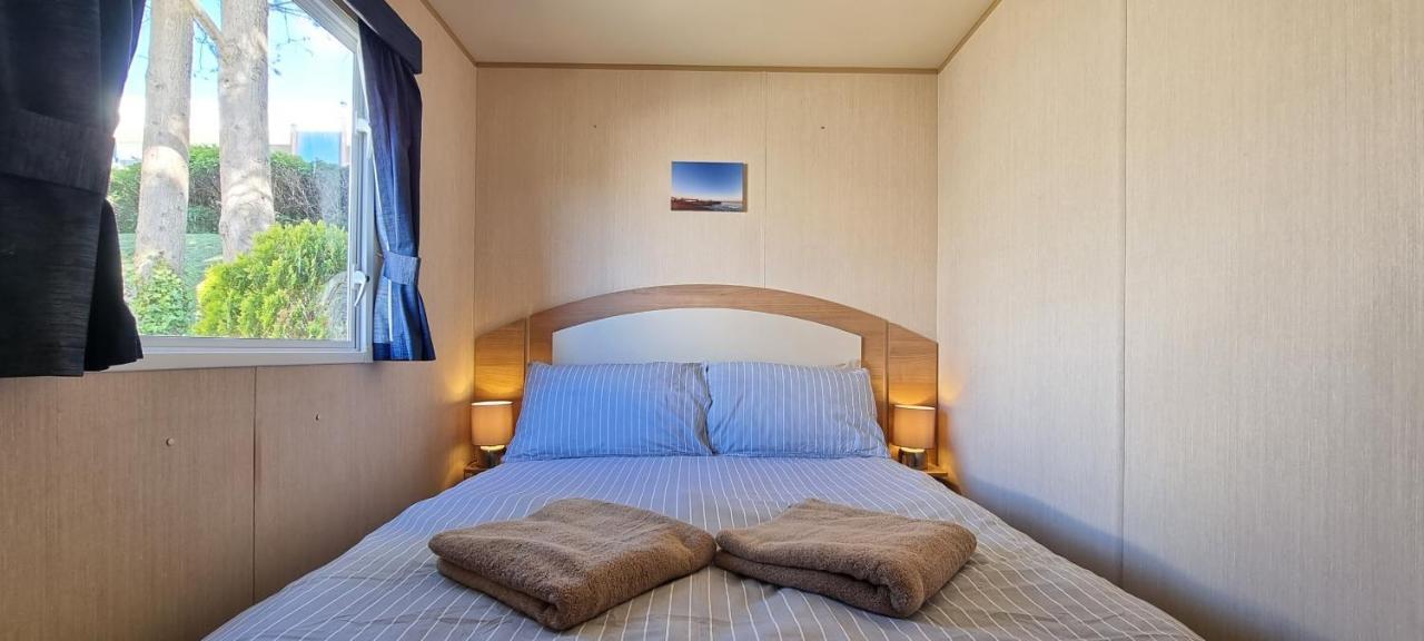 Holiday Caravan, Sleeps 6 - Hastings Holidays Hollington  エクステリア 写真